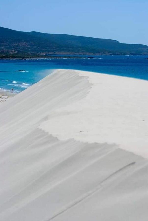 Villa Piscinas Eksteriør billede